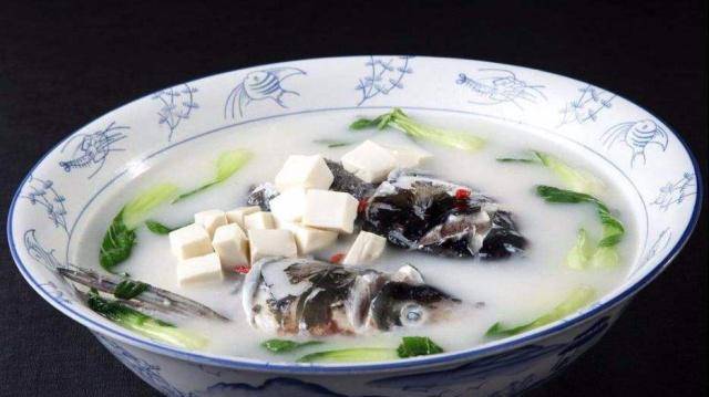 口蘑鱼汤豆腐的做法视频