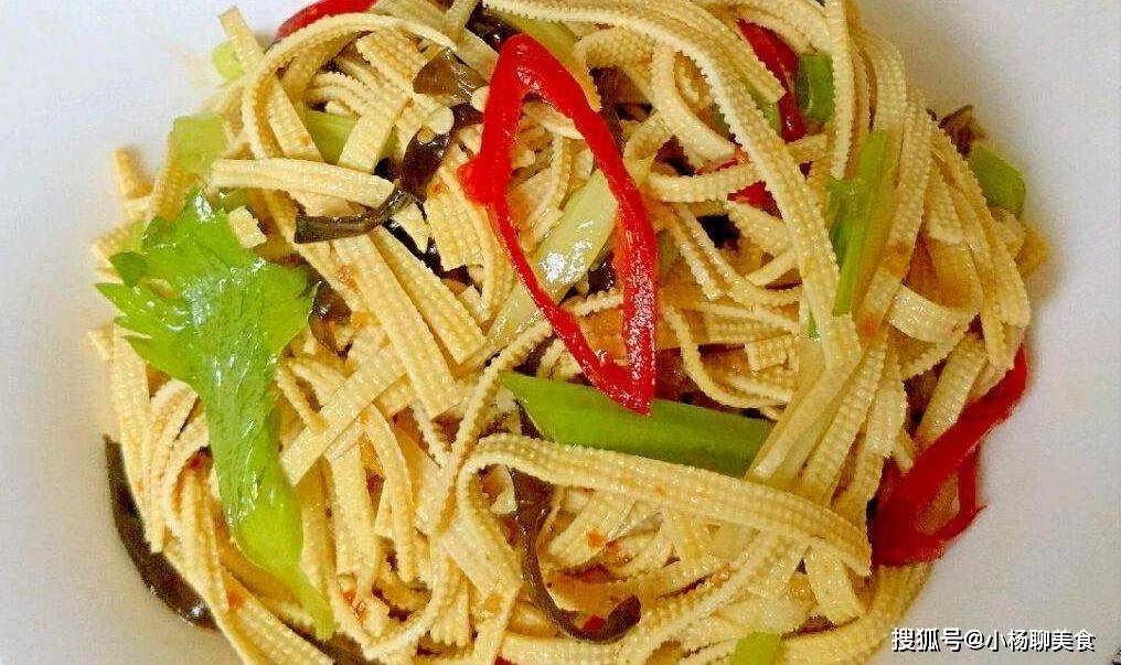 洋葱炸豆腐，家常美食中的营养与健康之道