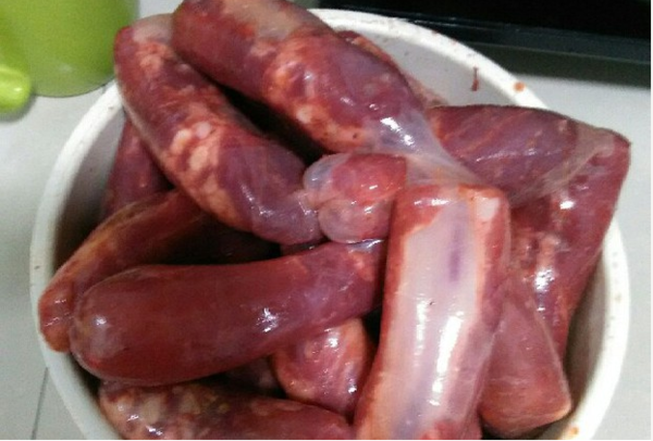 土家腊肉香肠排骨的做法
