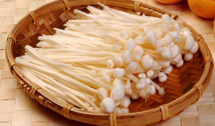 金针菇凉调，夏日餐桌上的清爽佳肴