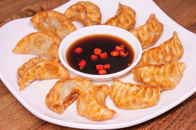 酸辣豆腐卷饼子，家常美味，唤醒你的味蕾记忆