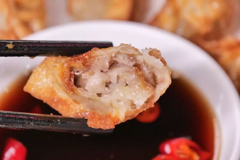 酸辣豆腐卷饼子，家常美味，唤醒你的味蕾记忆