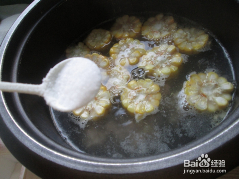 电饭煲排骨笋汤的做法