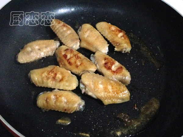 蜜汁鸡翅烤箱版，家庭烘焙新风味，轻松打造美食佳肴