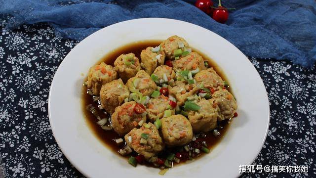 家常美食的魅力，油豆腐肉饭的制作与营养解析