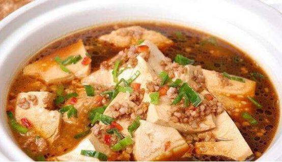 炖煮干豆腐串，家常美食的温暖魅力
