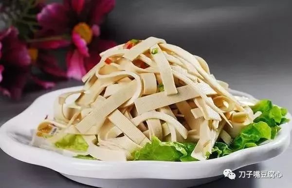 熊掌豆腐皮，美味与营养的双重盛宴