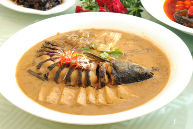 鲟鱼火锅，舌尖上的奢华美食，暖身又滋补