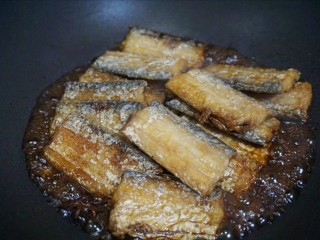 红烧带鱼，传统美味与营养健康的完美融合