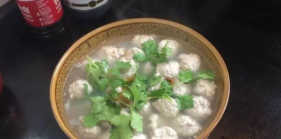 家常熬豆腐丸子汤，温暖身心的一碗好汤