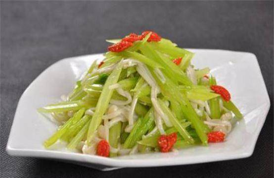 夏日清凉，芹菜凉拌这样做——健康美味一夏