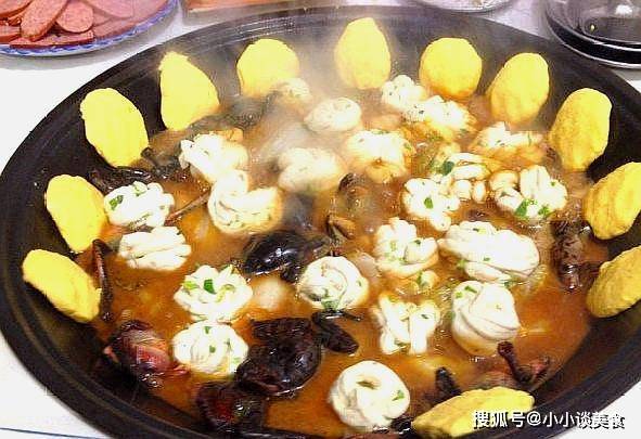 铁锅炖笨鸡，传统烹饪里的鲜美与健康之道