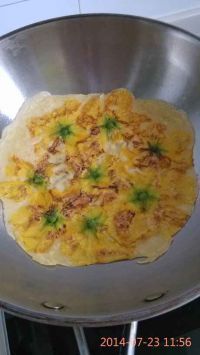 鸡蛋饼花朵做法