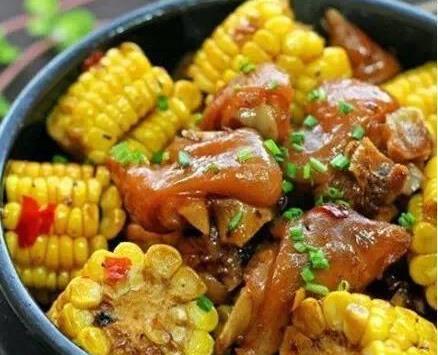 油豆腐炖猪脚，美味滋养，家常佳肴新境界