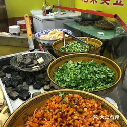 鼓楼街臭豆腐，闻臭识美味，一尝难忘的街头小吃