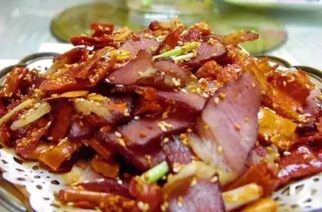 海米豆腐腊肉，家常美食的鲜美邂逅