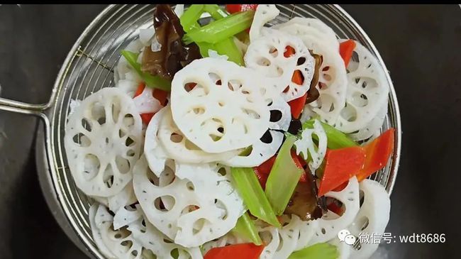 芹菜藕片冻豆腐的做法视频
