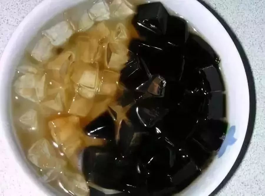 夏日消暑佳品，黑凉粉粉的制作与食用攻略