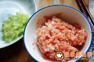 家常美食新尝试，肉末豆腐糯米丸子，美味与健康的完美融合