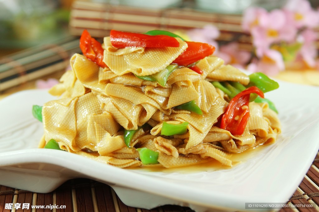 清蒸青椒干豆腐，家常美食中的健康美味