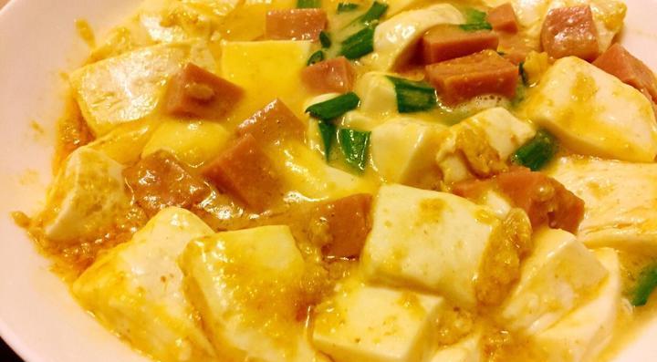 蟹黄咸鸭蛋豆腐的做法