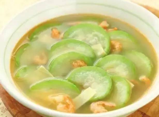 丝瓜蘑菇豆腐煲汤，滋养身心的一锅好汤