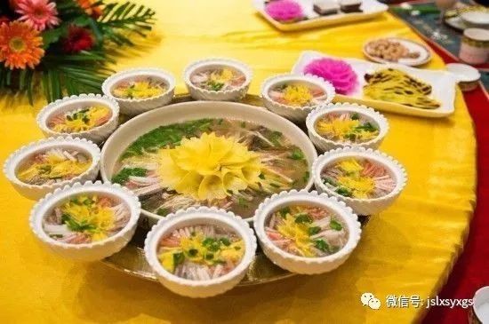 洛阳水席中的经典美味——豆腐扣碗，家常做法大揭秘