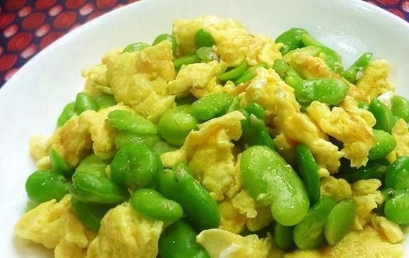 做法蚕豆炒鸡蛋