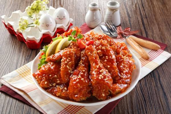 长春特色美食探秘，炸臭豆腐的制作与魅力