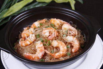 阿甘粉丝烧豆腐，家常美食的温馨味道