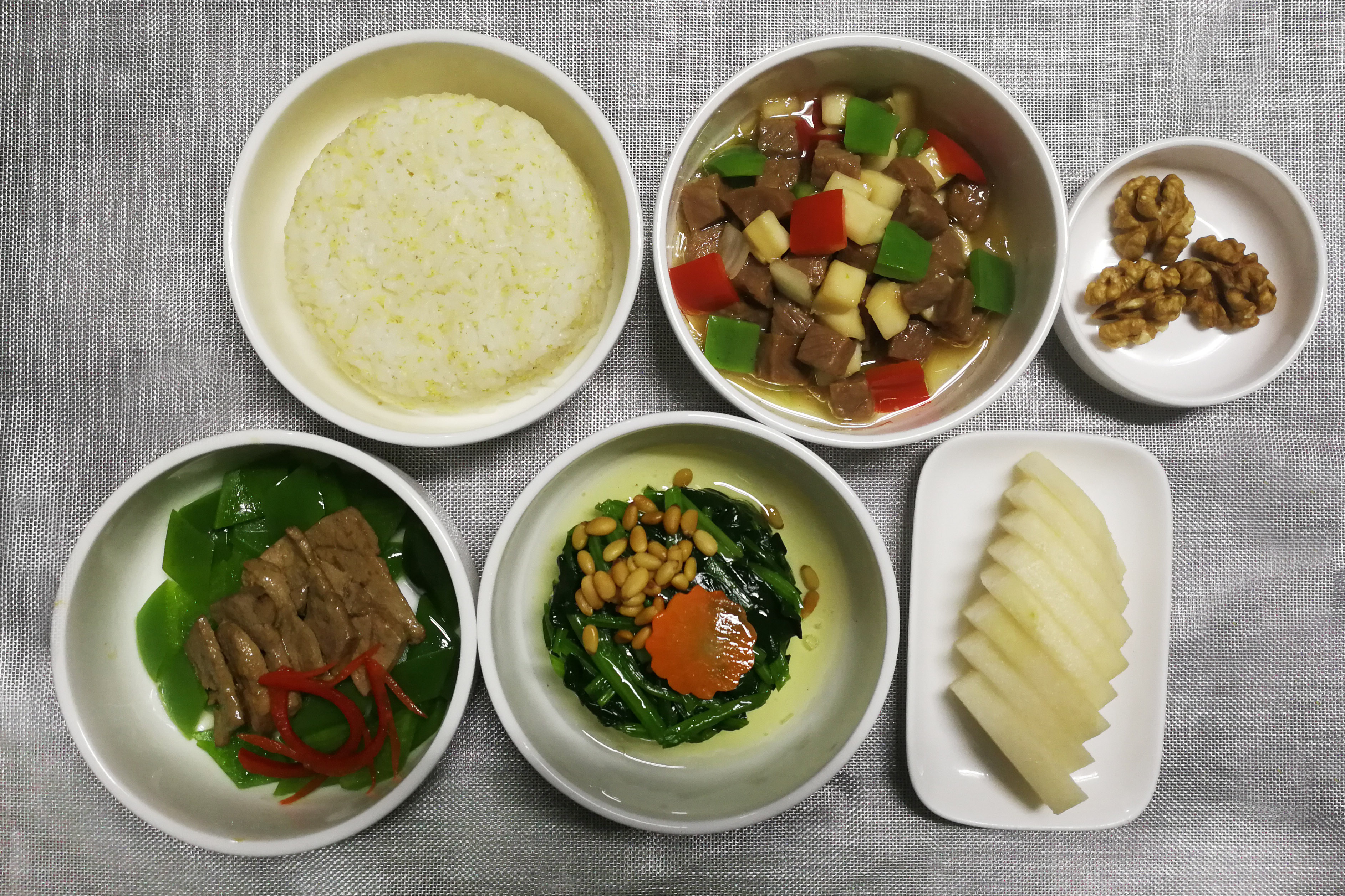 为准妈妈定制，孕妇营养餐的食材选择与制作秘诀