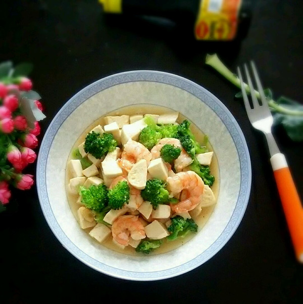 豆腐虾仁的美味邂逅，营养搭配，简单易做，家常美食新选择