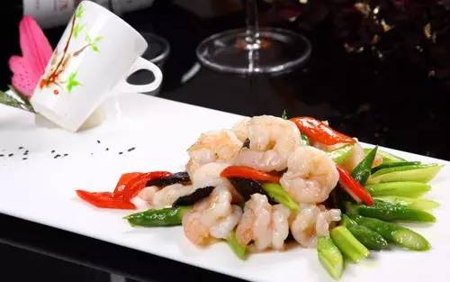 豆腐虾仁的美味邂逅，营养搭配，简单易做，家常美食新选择