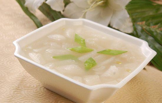 粉丝豆腐土豆汤，暖身养颜的简易家常菜做法解析