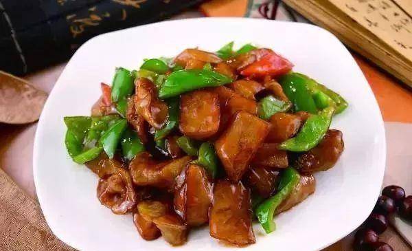 茄子辣椒豆腐酿汤，家常美食的全新演绎