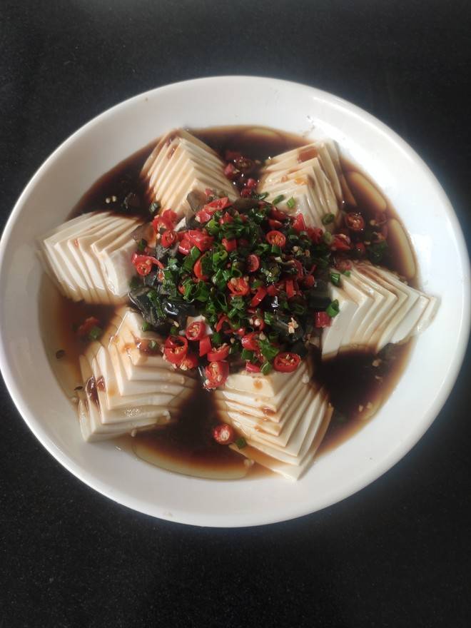 清爽夏日，拌包菜拌豆腐的美味与营养