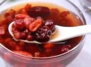 薏米红枣排骨汤，一碗滋养身心的美味汤品