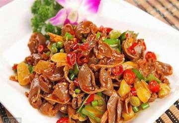青椒麻油鸡，家常美食的别样风味