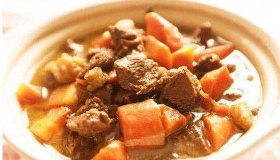 干子豆腐炖肉，家常美食中的营养盛宴