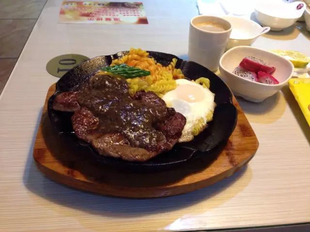 西餐羊肉的醇香魅力，从食材到烹饪的全方位解读