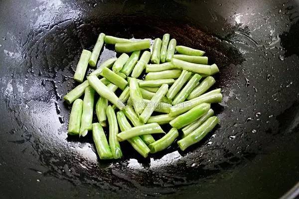 豆角清炖排骨的家常做法