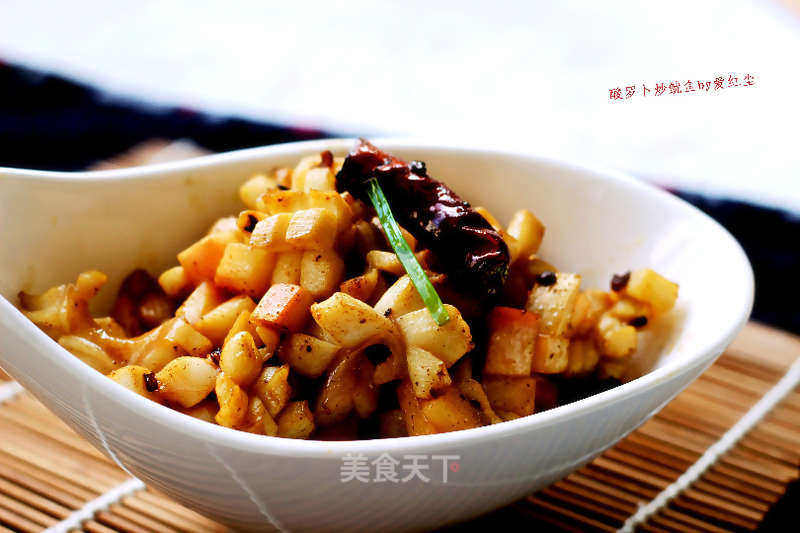 家常美食，酸萝卜炒鸡蛋的诱惑与烹饪秘诀