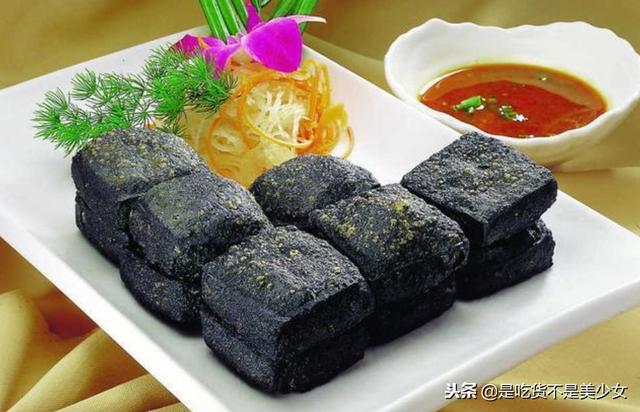 昆明野生臭豆腐，闻臭识美味，传统美食的魅力