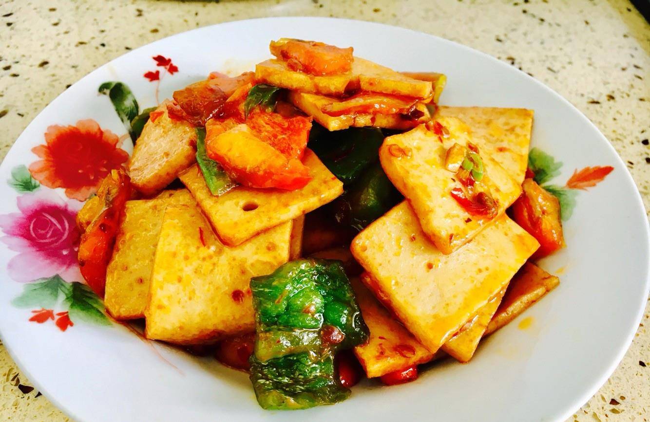 家常美食新搭配，白菜粉丝千页豆腐的美味与营养解析