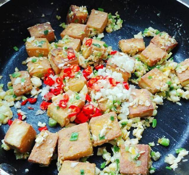广东金沙豆腐，传统美食的现代演绎，营养美味一网打尽
