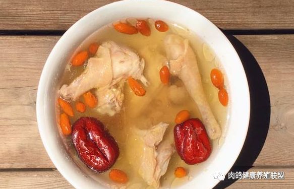 秋日滋补佳品——鸭子莲子汤的制作与功效解析