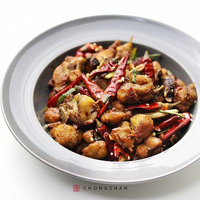 川味魅力，家常辣子鸡的制作秘诀与美味体验