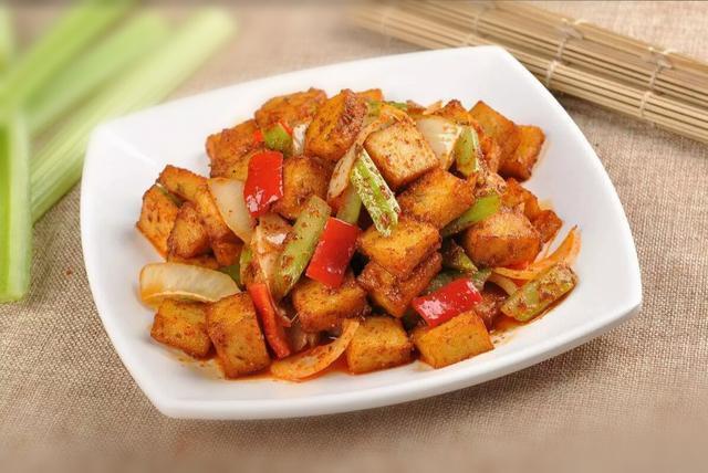 蒸肉片豆腐最正宗，家常美食的精致演绎