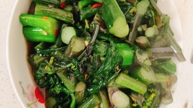 豆腐皮菠菜水煮，健康美味的素食佳肴