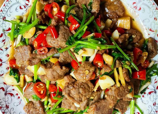 生炒牛肉，鲜美口感，家常美食新体验